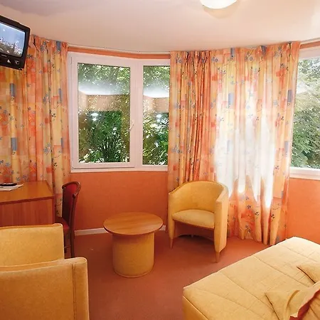 Hotel Logis Le Ceans